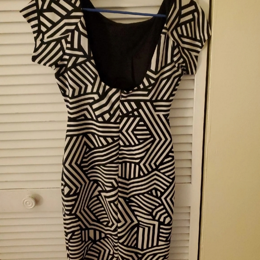 Dress - Picture 2 of 3